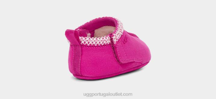 esteva tasman UGG 20TJ2024 bebê