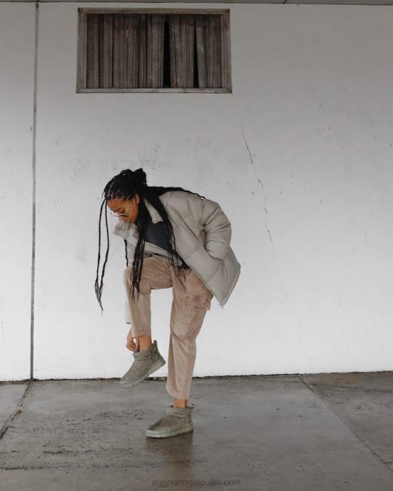 azeitona queimada clássico ultra mini monograma UGG 20TJ2137 mulheres